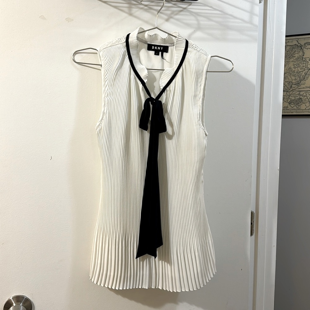DKNY White Pleated Sleeveless Blouse with Bow